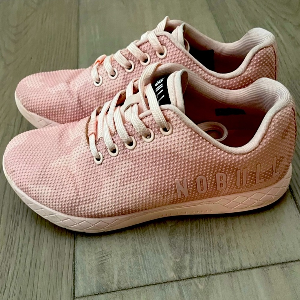 LIKE NEW NOBULL “super fabric” trainer (W 7.5) - Picture 3 of 5